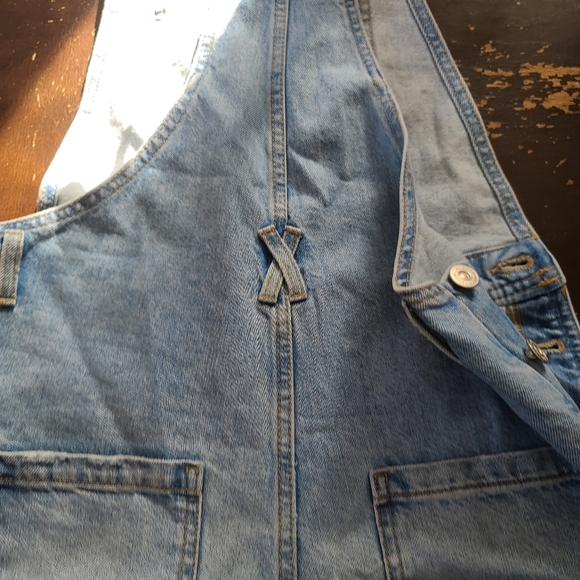 Zara Light Wash Jean Overalls - Picture 4 of 7